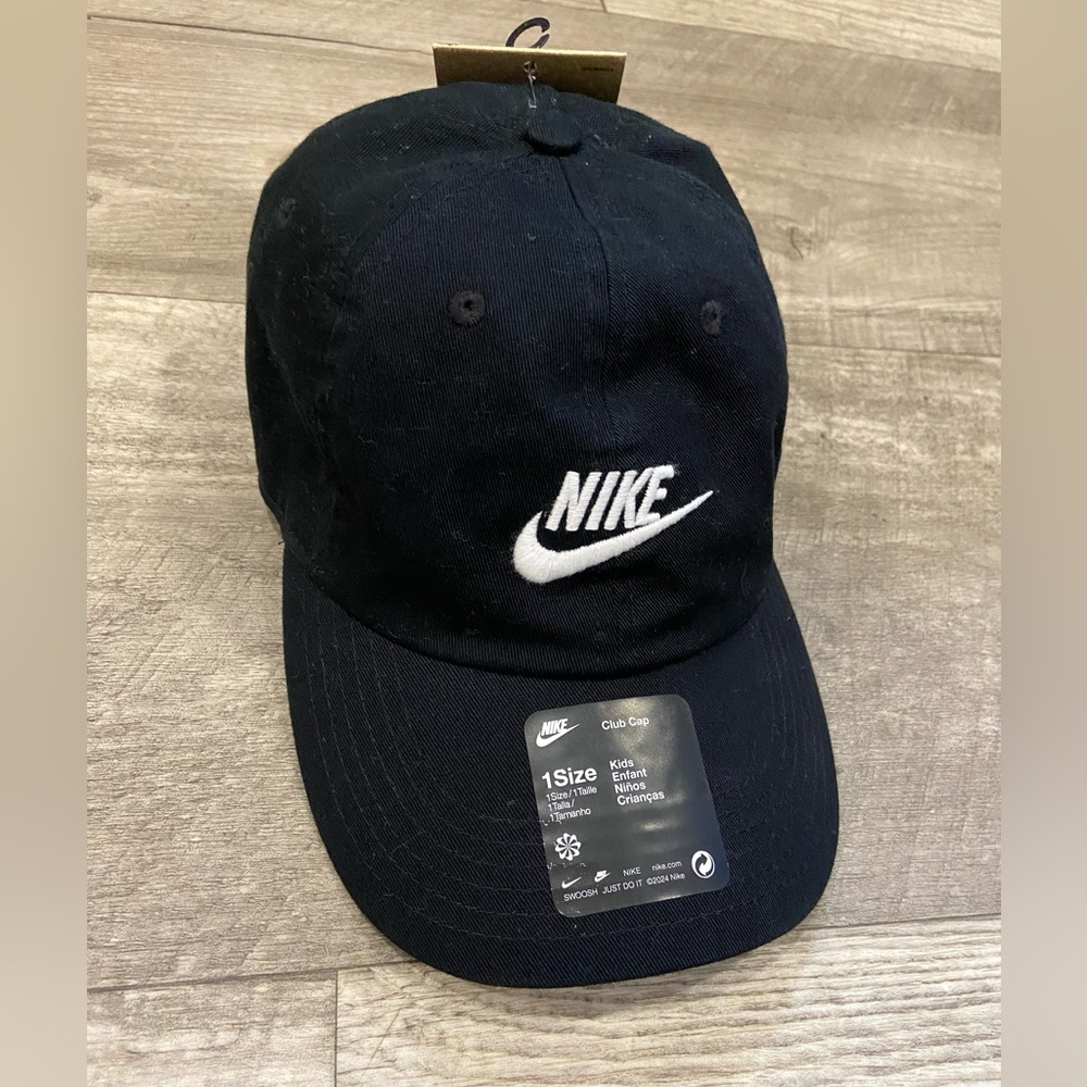 MWT Nike Kids Classic Black and White Cap one size